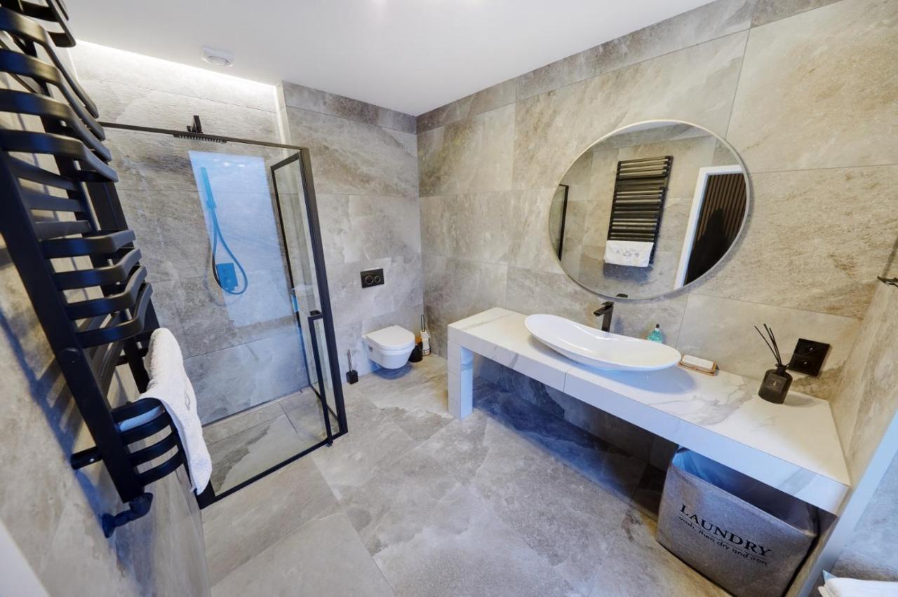 Apartament Heaven คาโตวีตเซ ภายนอก รูปภาพ